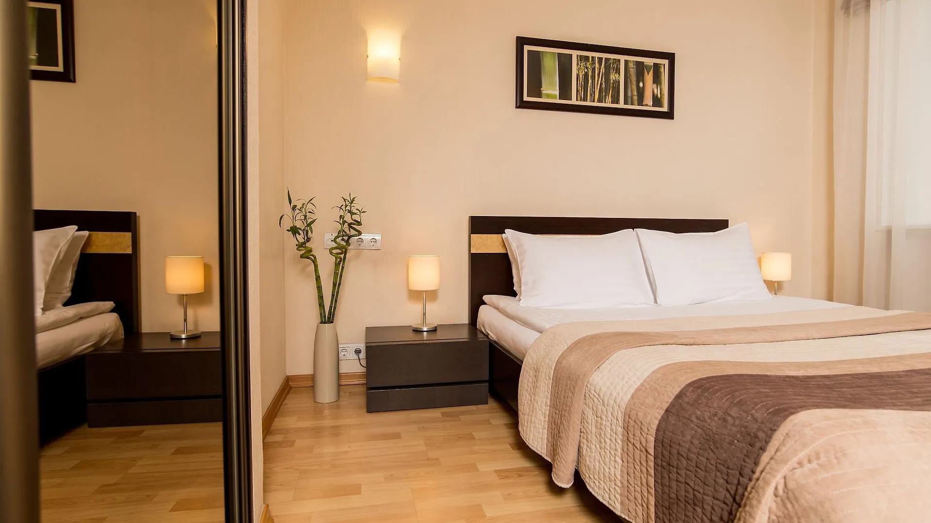 Senator Victory Square Aparthotel Κίεβο