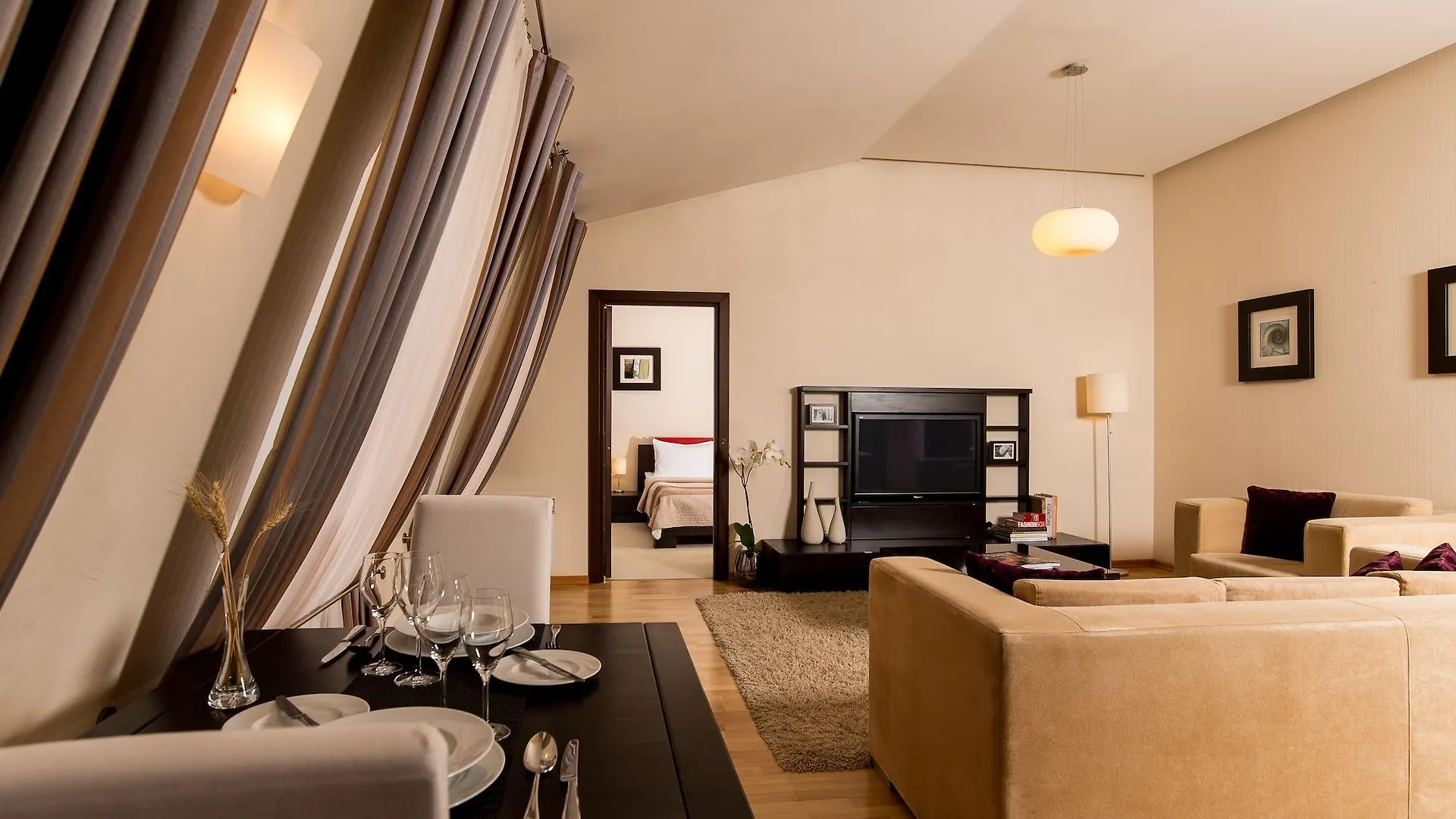 Senator Victory Square Aparthotel Κίεβο 4*,