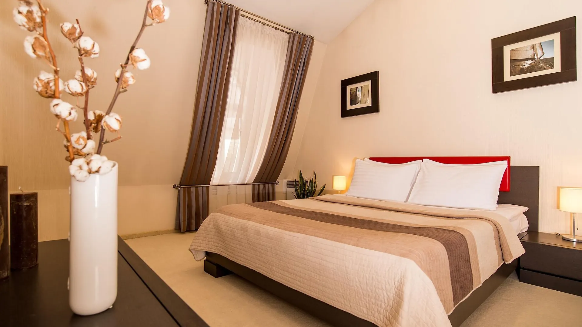 Senator Victory Square Aparthotel Κίεβο