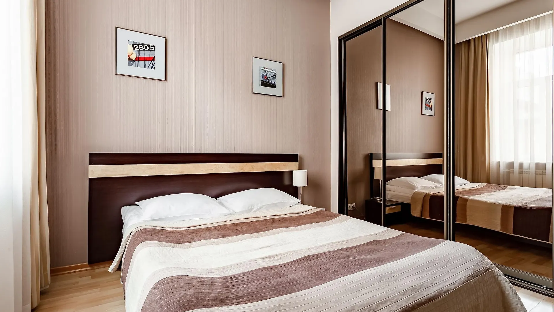 Senator Victory Square Aparthotel Κίεβο
