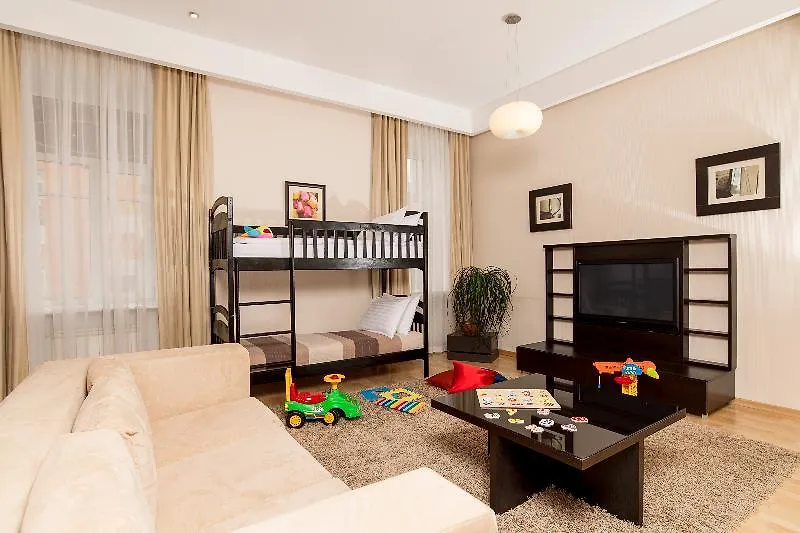 Senator Victory Square Aparthotel Κίεβο
