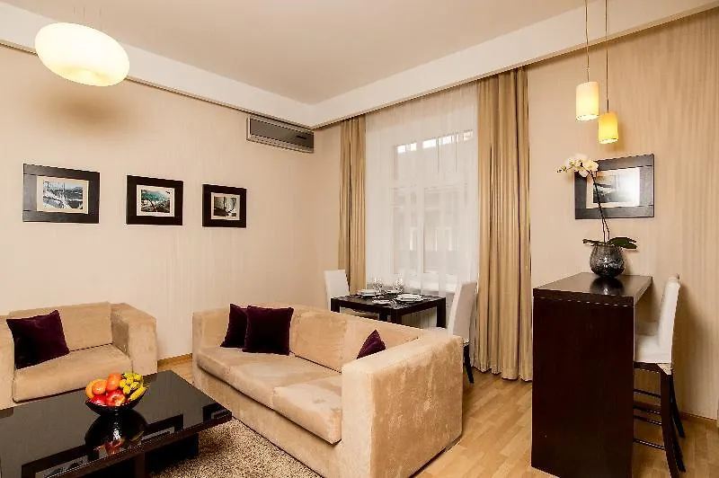 Senator Victory Square Aparthotel Κίεβο