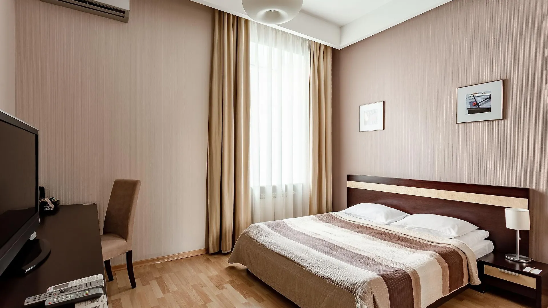 Aparthotel Senator Victory Square Kiev